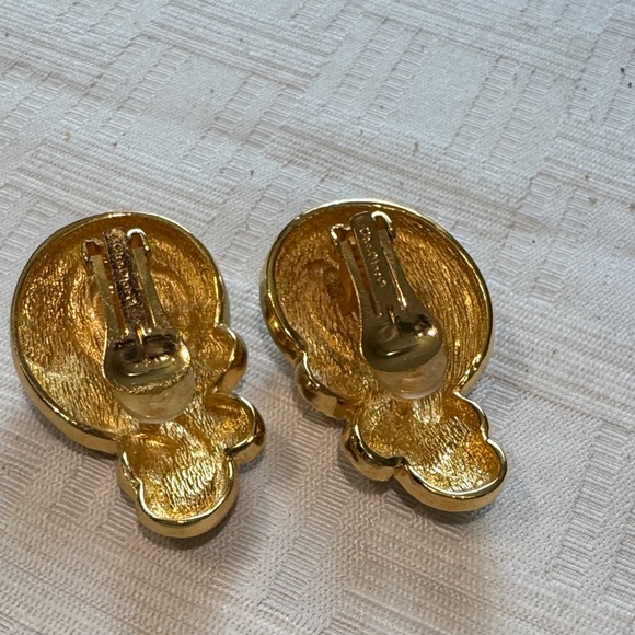Vince vintage Dior statement, earrings Black and Gold Swirl Clip-On Earrings - Picture 6 of 8